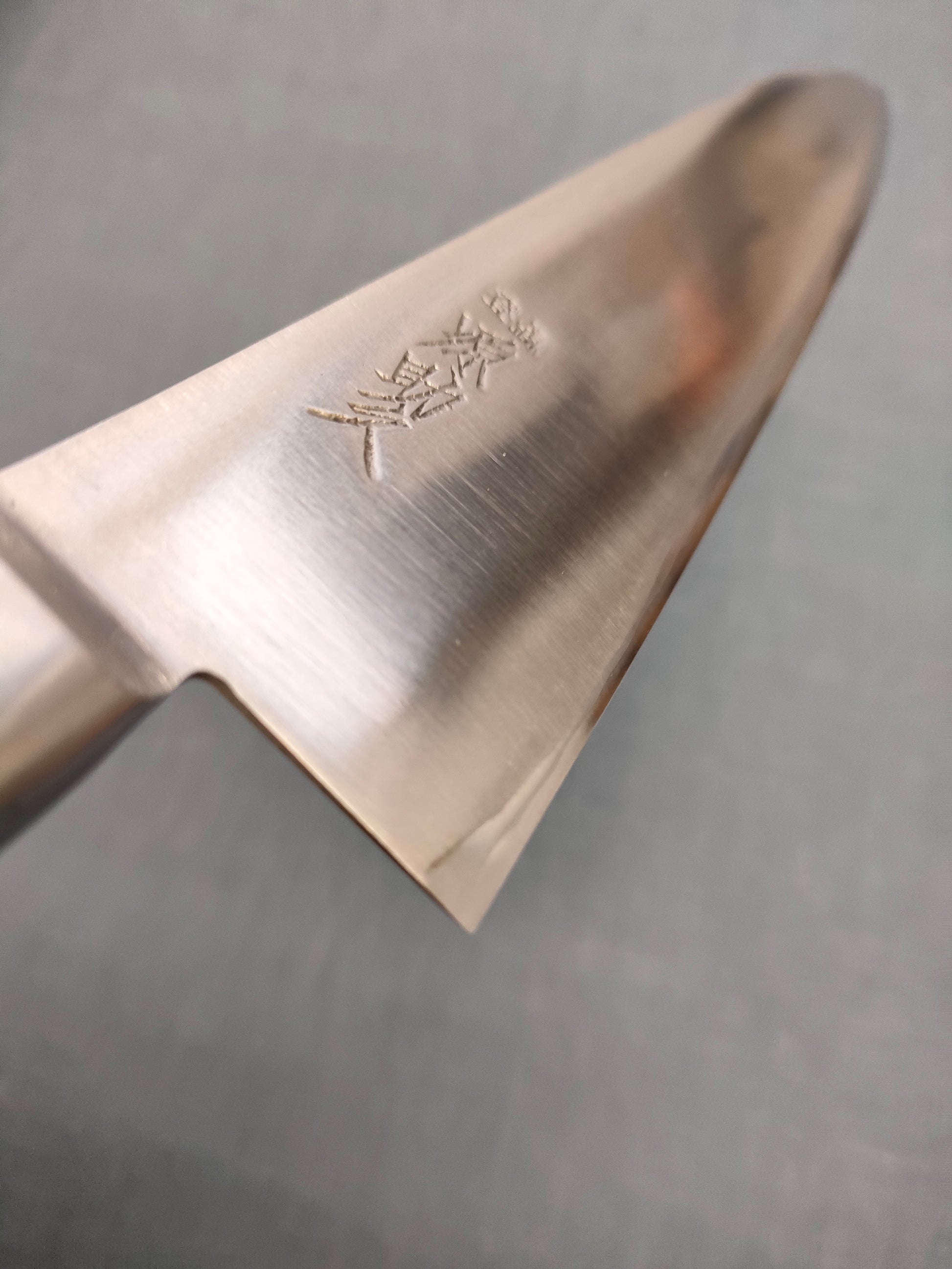 Minamoto no Sukehisa | Gyuto 210mm | SK | Bolster | Pakka