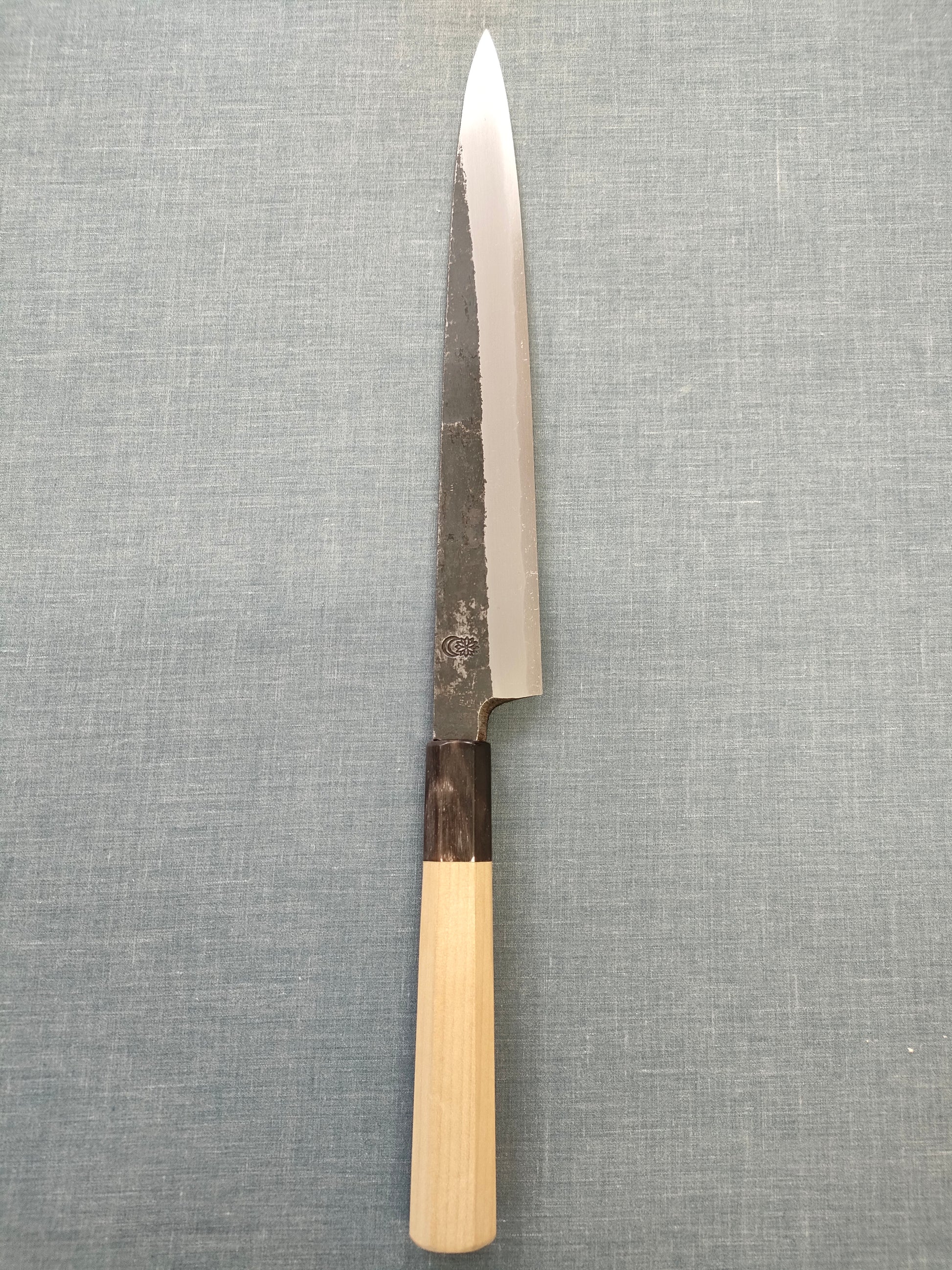 Sakai Kikumori | Kikuzuki Kuro | Yanagiba 240mm | Horn Magnolia