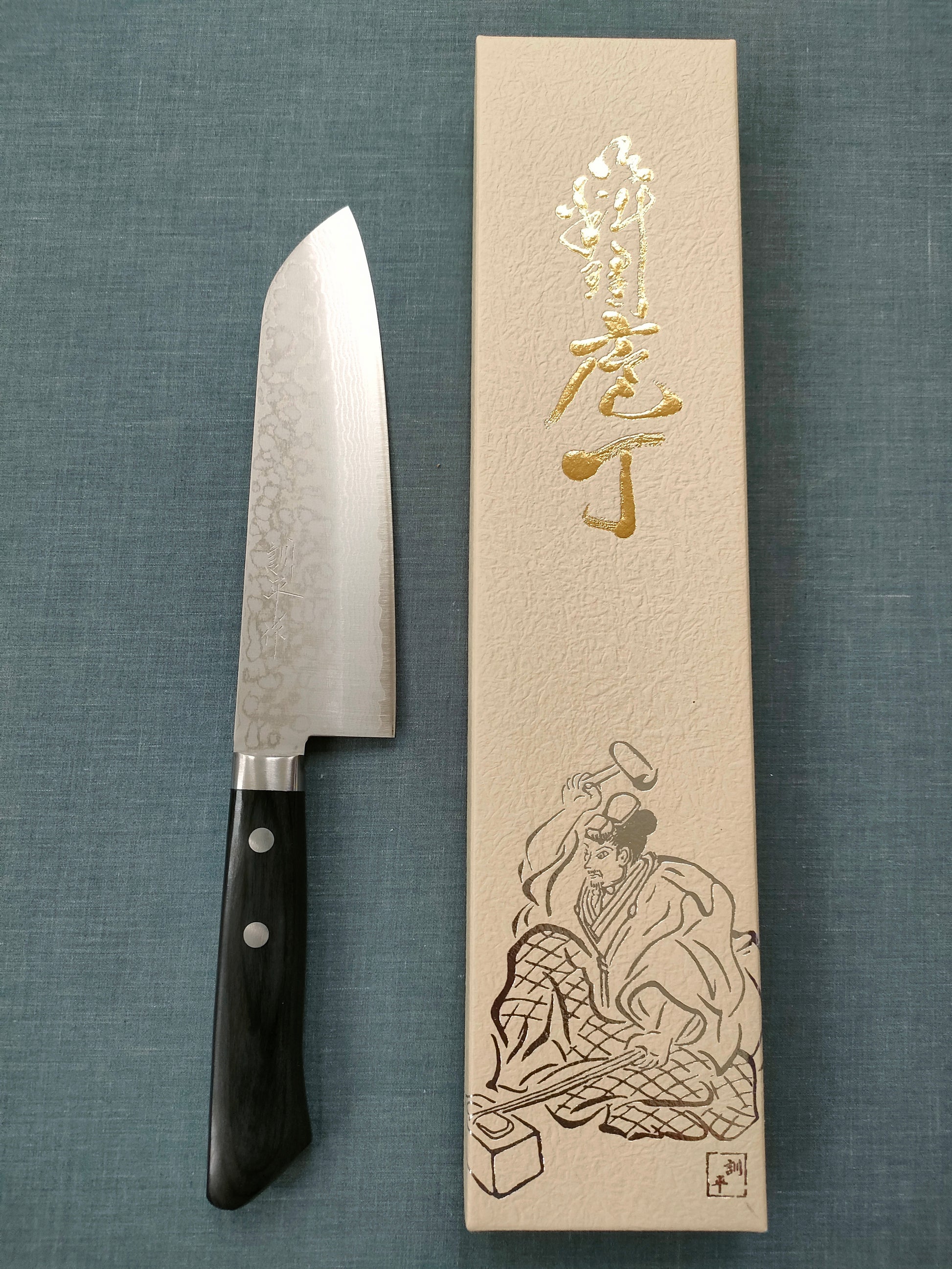 Masutani | Damascus | Santoku 170mm | VG10 | Black Pakka
